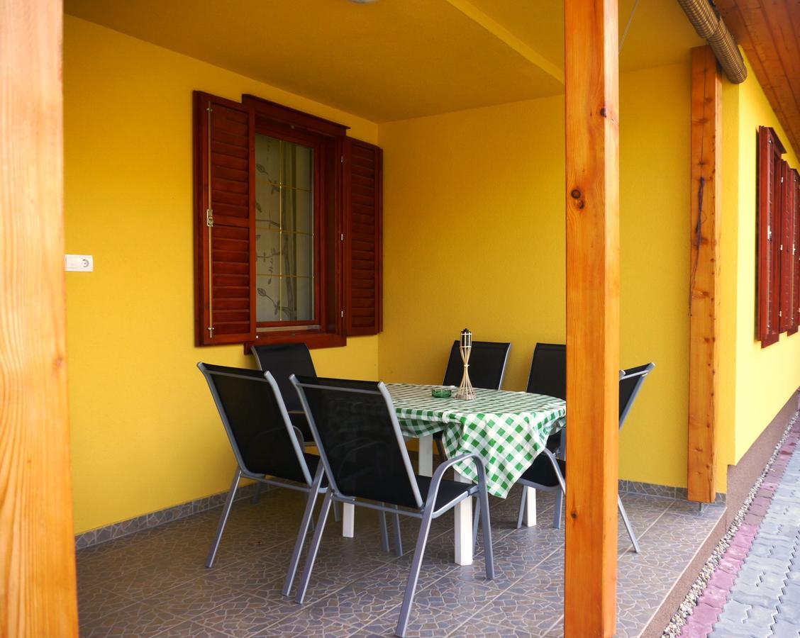 Doeroecske Vendeghaz Hotel Somogydorocske Buitenkant foto